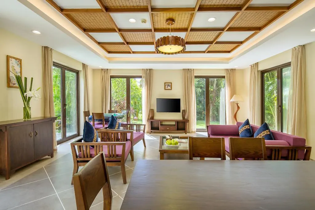 Sanya Yalong Bay Villas & Spa