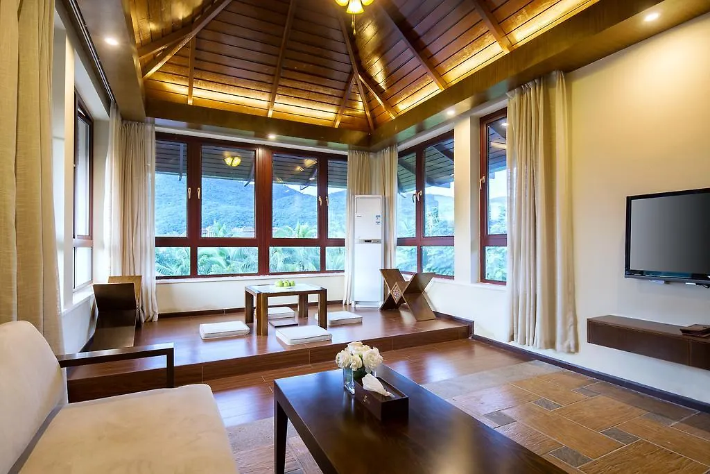 Sanya Yalong Bay Villas & Spa 5*,