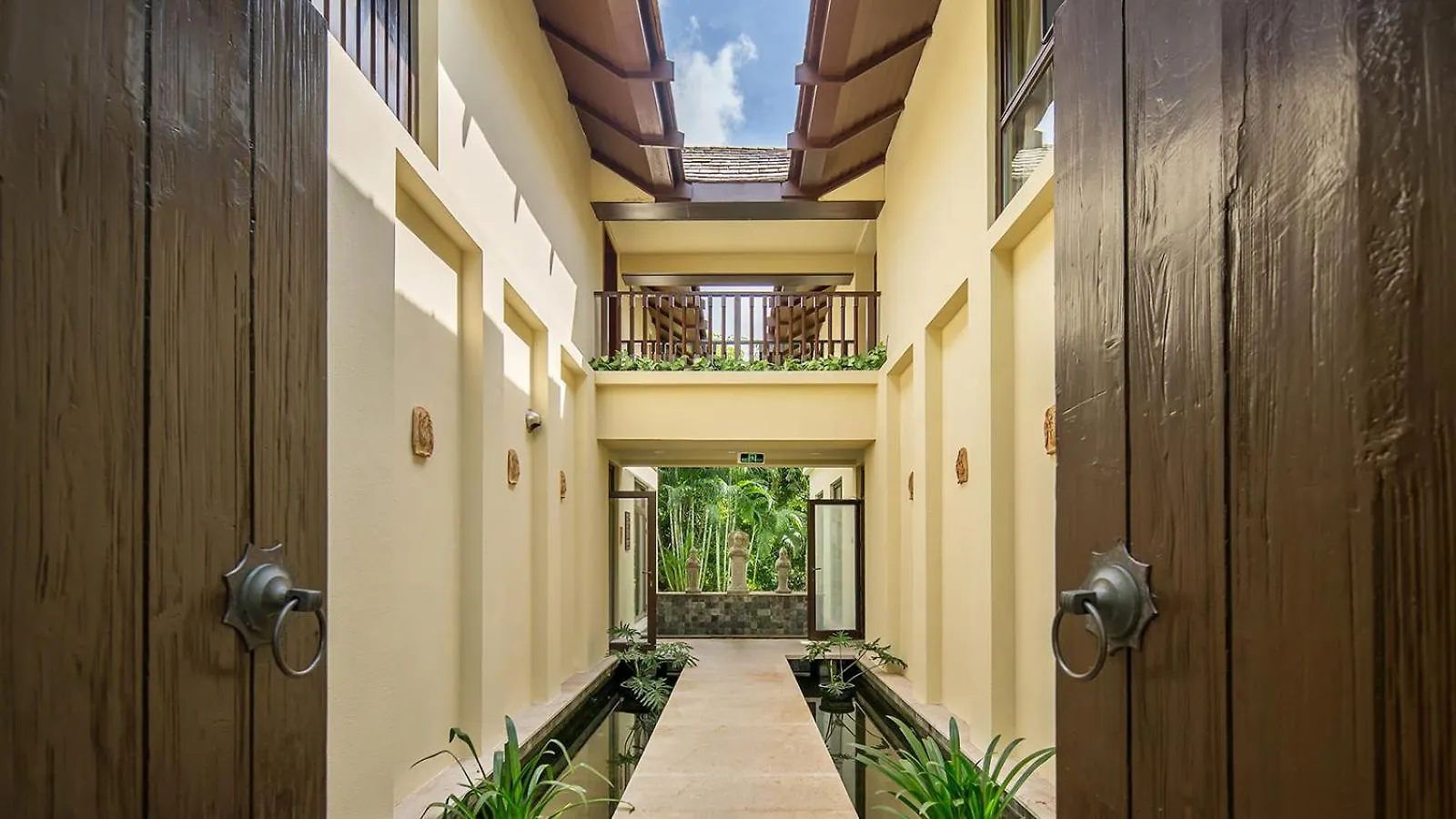 Hotel Sanya Yalong Bay Villas & Spa